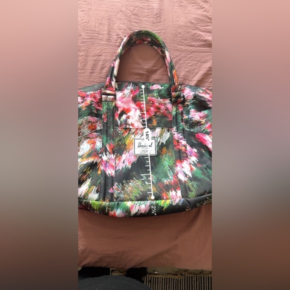 Herschel Duffle Bag - Picture 13 of 13